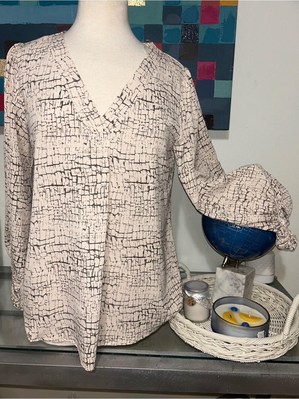 JODIFL Cream V-Neck Tunic with Black Crackle Print